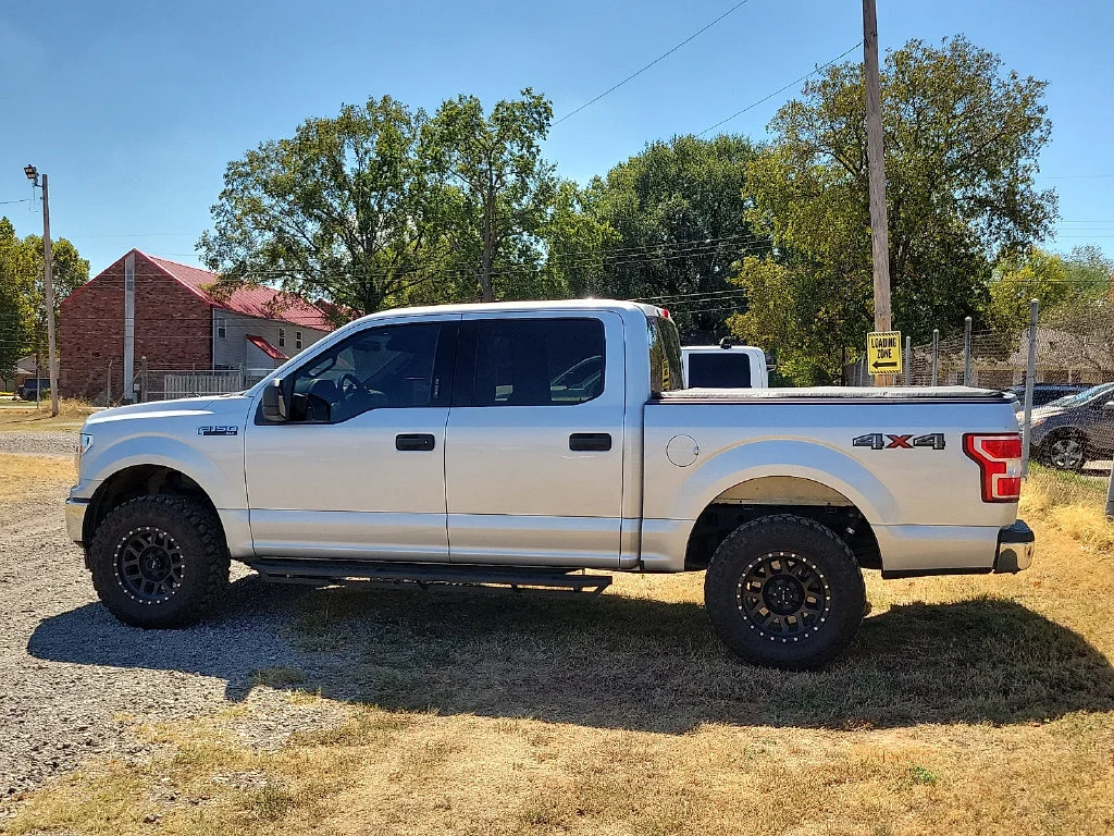 Used 2018 Ingot Silver Ford XLT image 3