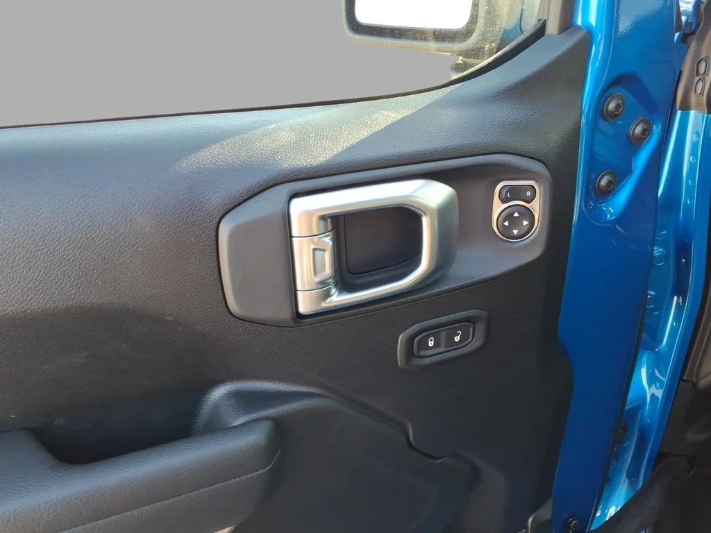 New 2026 Hydro Blue Pearlcoat Jeep Mojave image 10