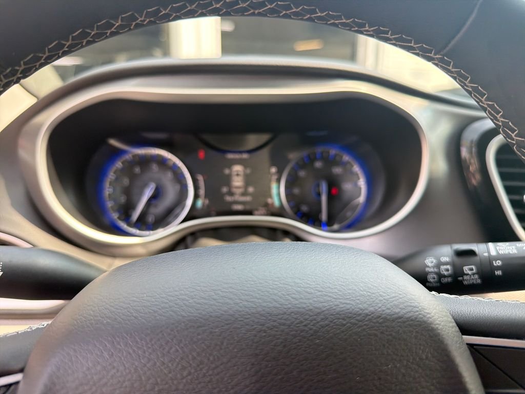 Used 2024 Black Chrysler Touring L image 19