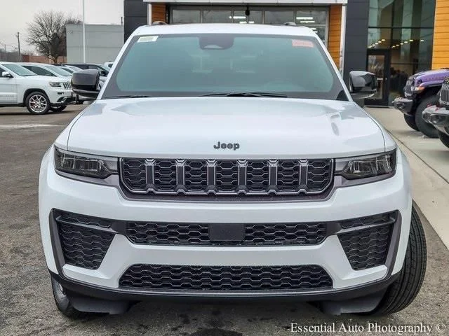 New 2026 Bright White Clear-Coat Exterior Paint Jeep Altitude image 4