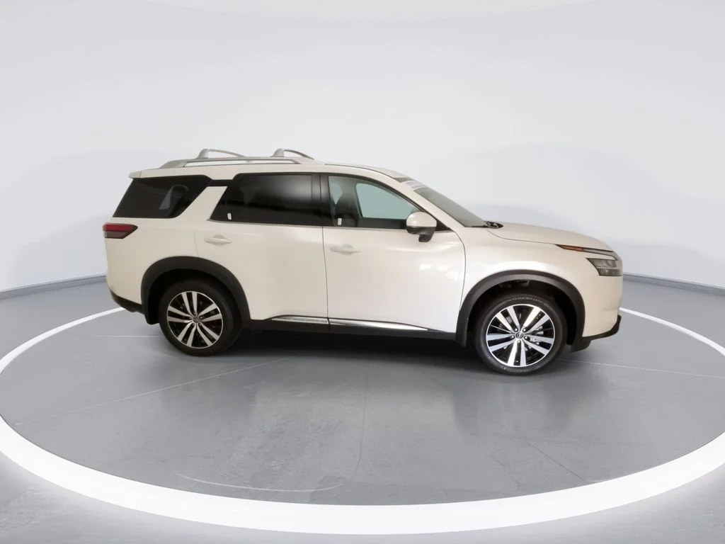 Used 2024 White Nissan Platinum image 2