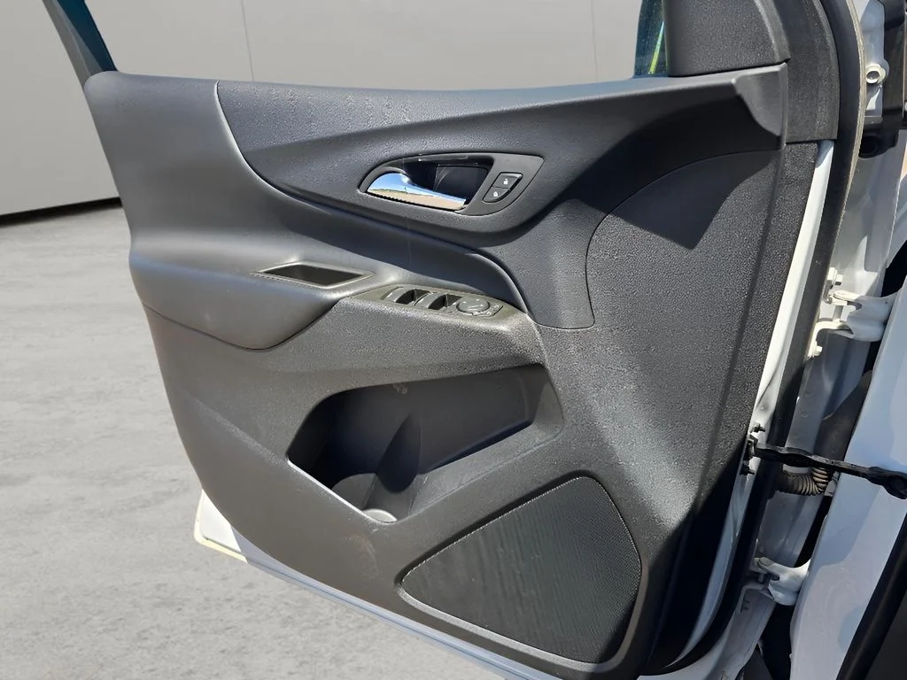 Used 2023 Summit White Chevrolet LT image 18