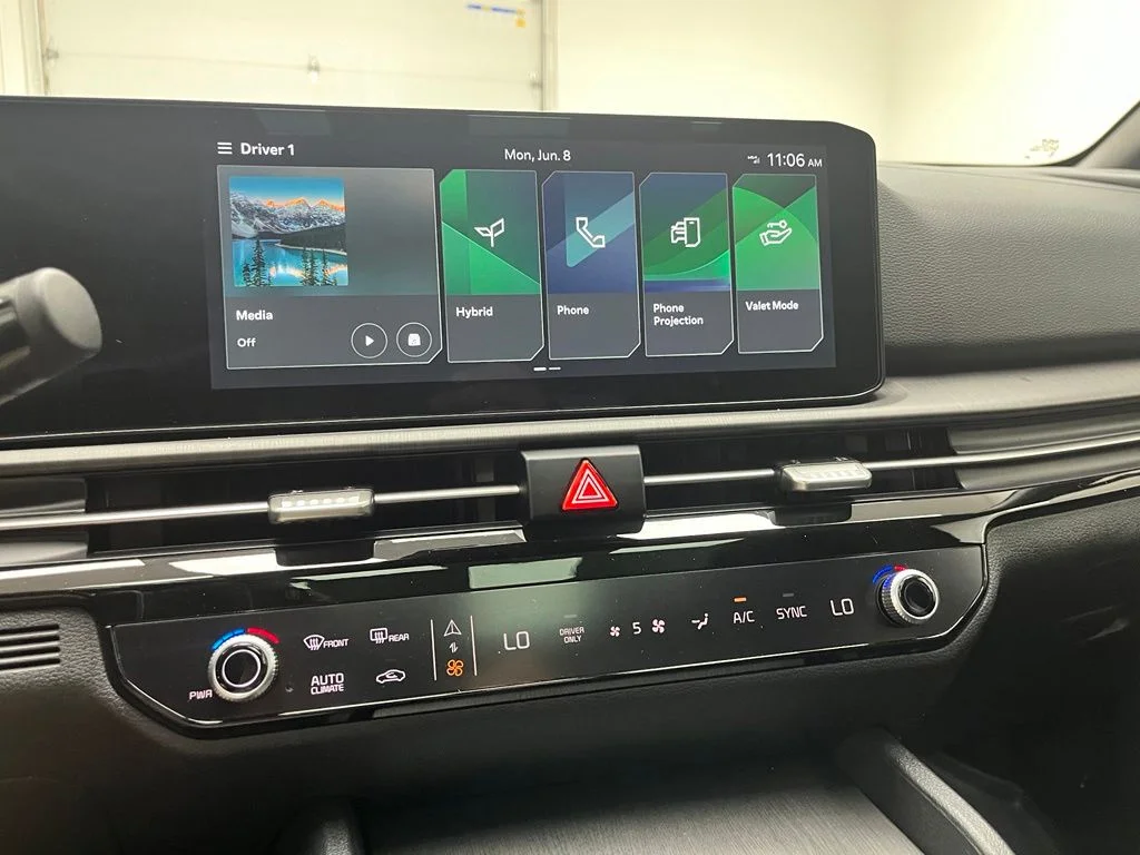 Used 2026 Black Kia X-Line image 27