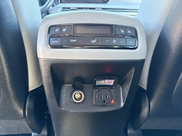 Used 2024 Silver Hyundai SEL image 40