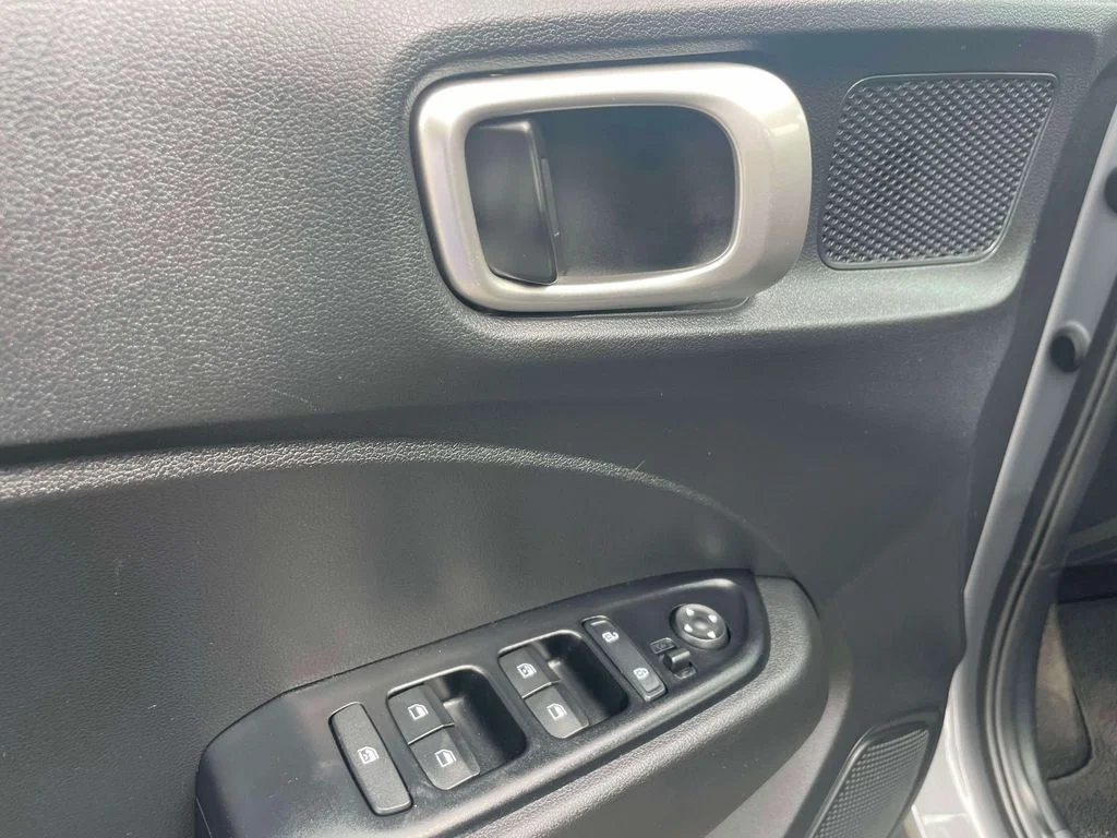 Used 2022 Gray Hyundai SEL image 15