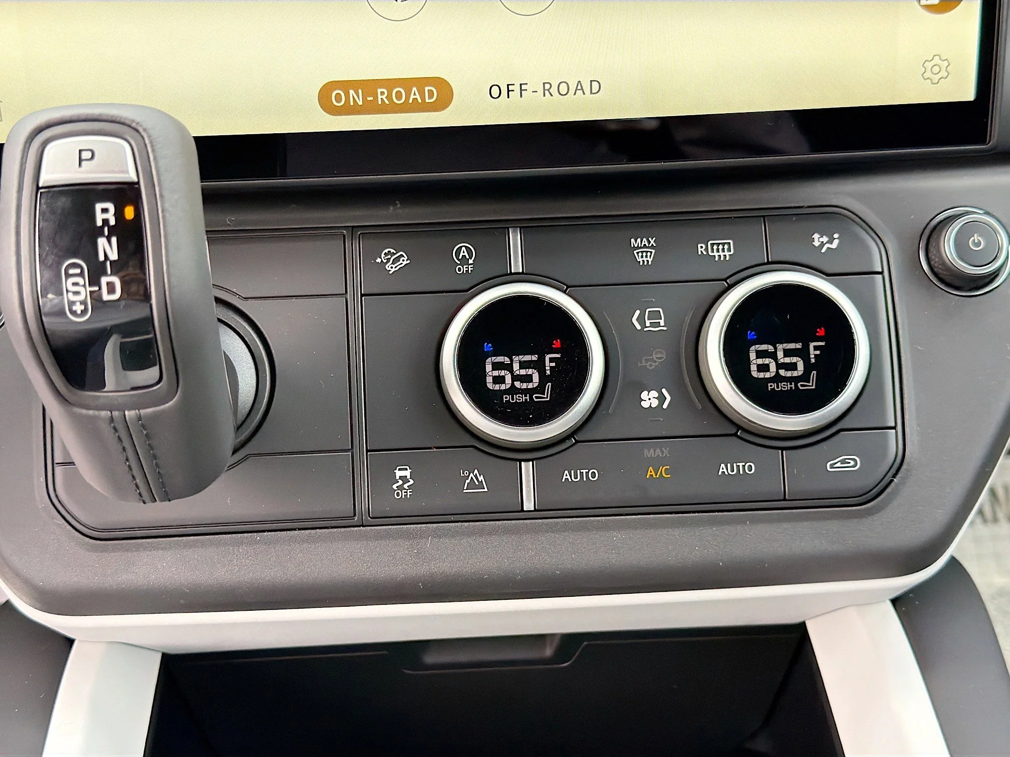 New 2026 Borasco Grey Metallic Land Rover S image 33
