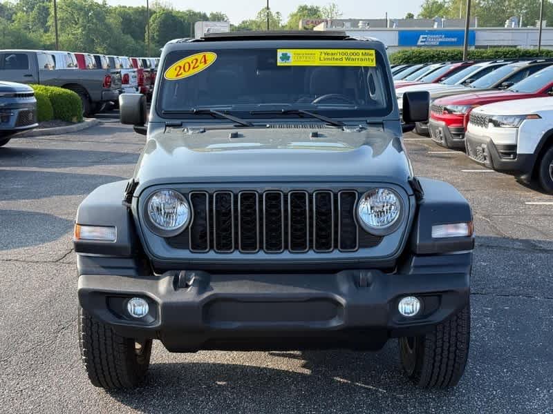 Used 2024 Anvil Clear Coat Jeep Sport S image 9