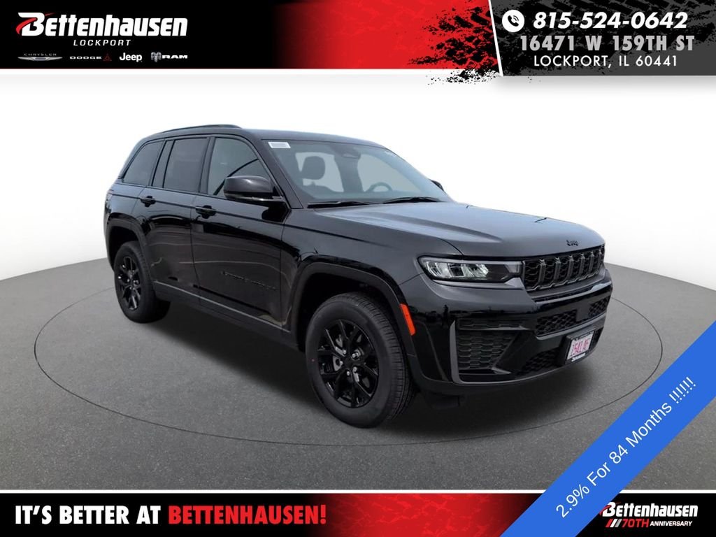 New 2026 Diamond Black Crystal Pearl-Coat Exterior Paint Jeep Altitude image 3