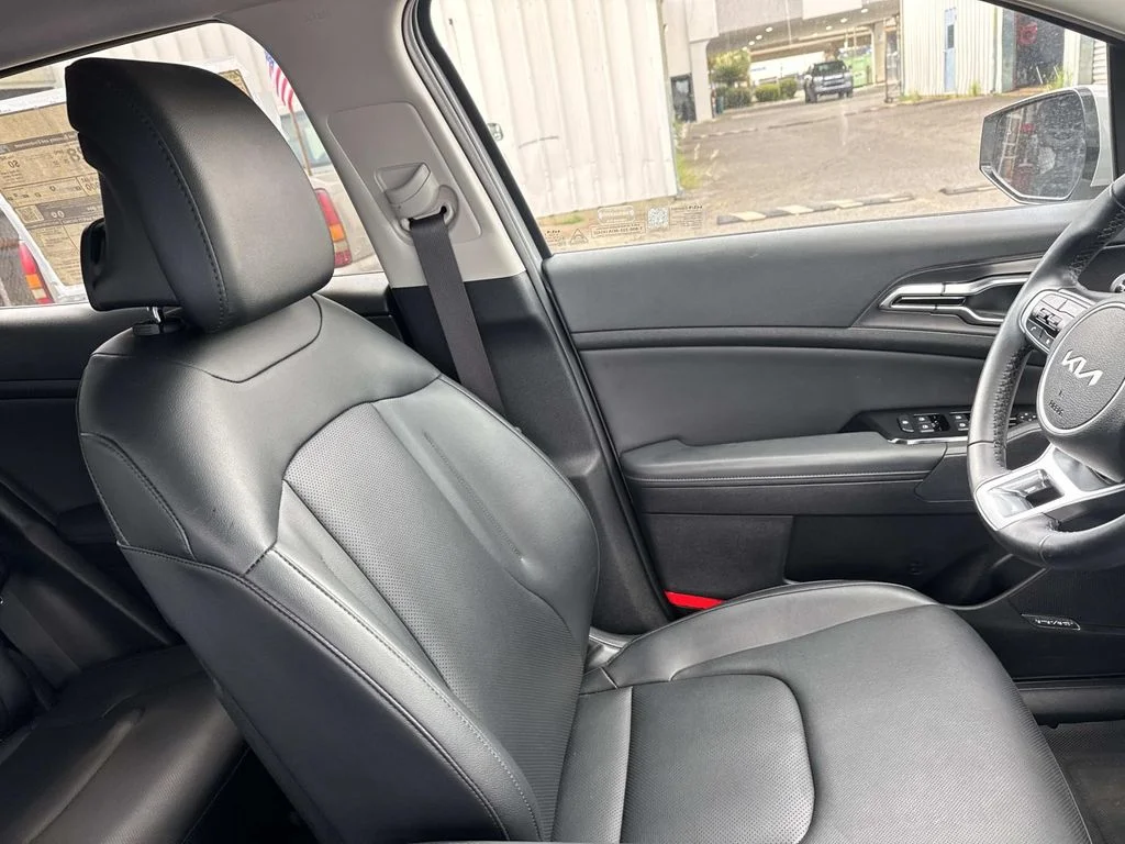 New 2025 Wolf Gray Kia SX image 18
