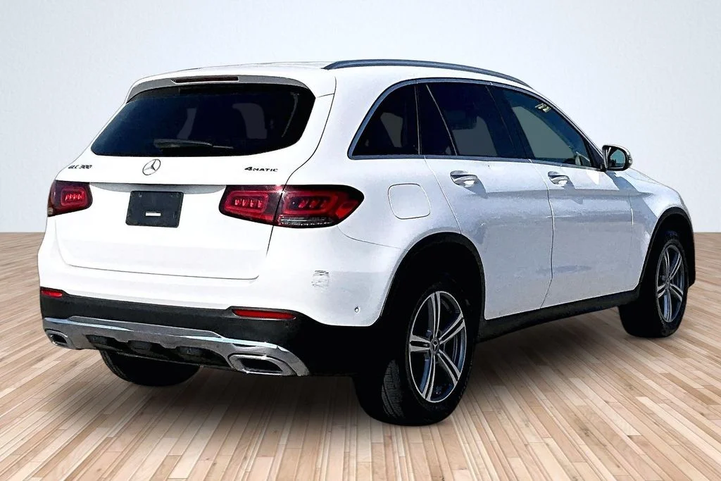 Used 2022 White Mercedes-Benz GLC 300 image 2