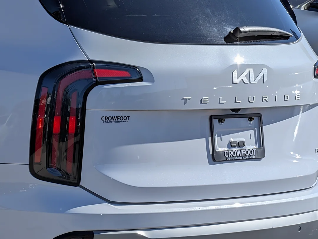 Used 2023 White Kia X-Line - - AWD - 3.8L V6 - 291 HP - 7 Passenger - Adaptive Cruise - Blind Spot & More! image 11
