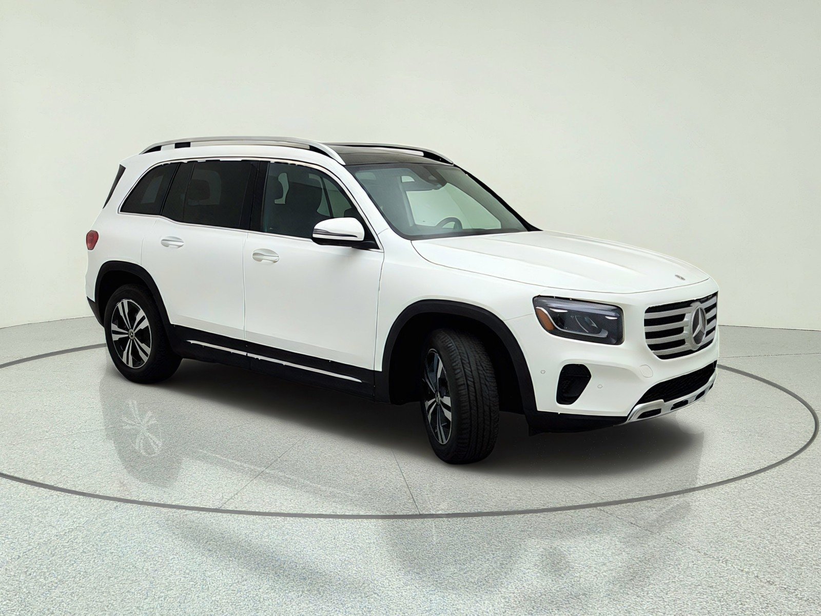 Certified Used 2026 Polar White Mercedes-Benz GLB 250 image 5