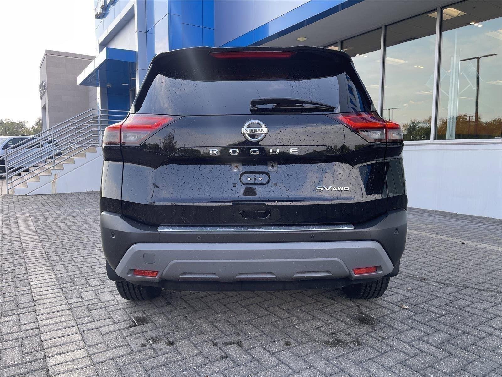 Used 2021 Super Black Nissan SV image 4