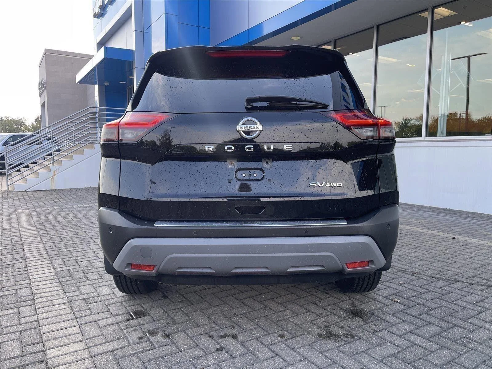 Used 2021 Black Nissan SV Intelligent AWD image 4