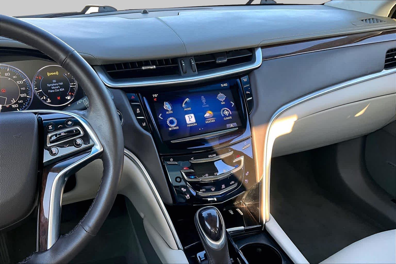 Used 2014 White Diamond Tricoat Cadillac Platinum image 7