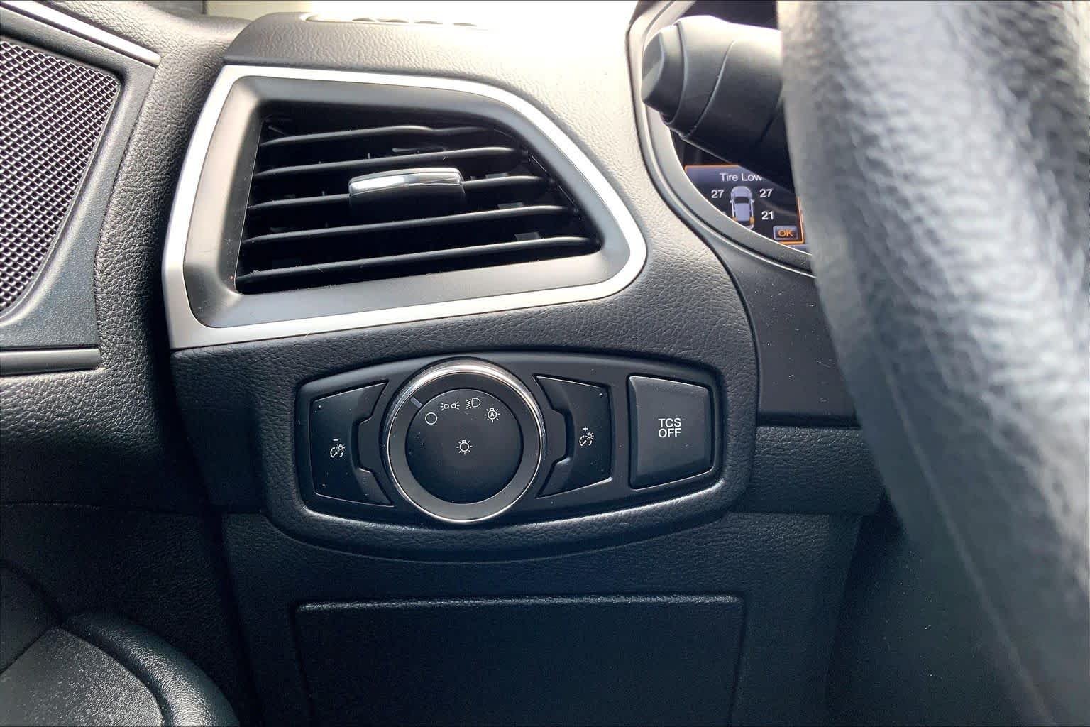 Used 2024 Carbonized Gray Metallic Ford SE image 31