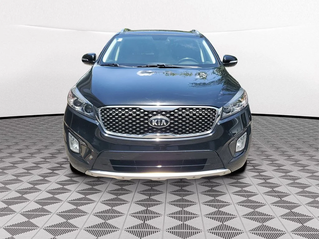 Used 2017 Black Kia SX image 2