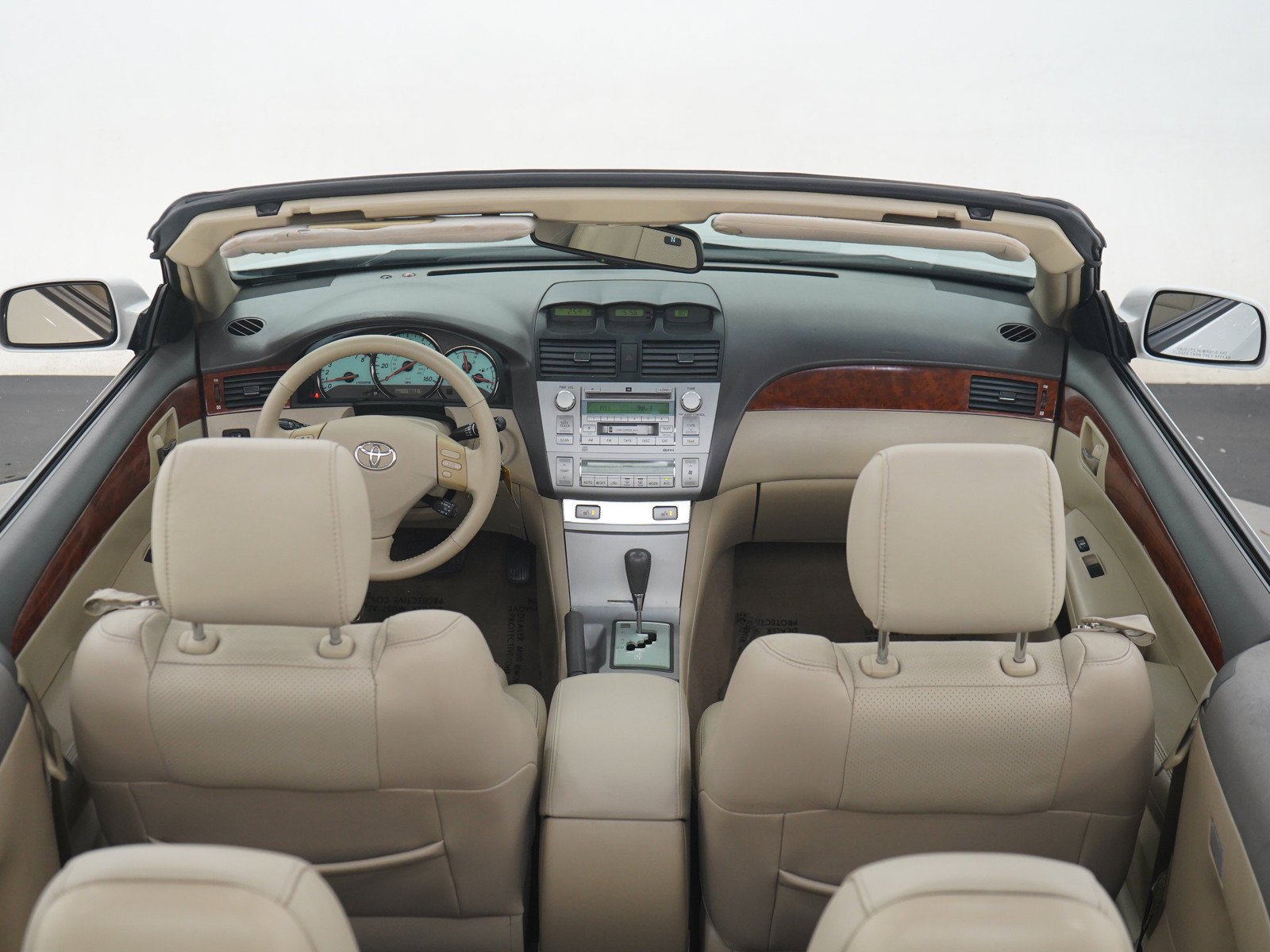 Used 2006 White Toyota SE image 14