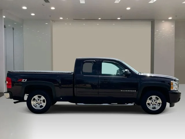 Used 2009 Red Chevrolet LT image 5