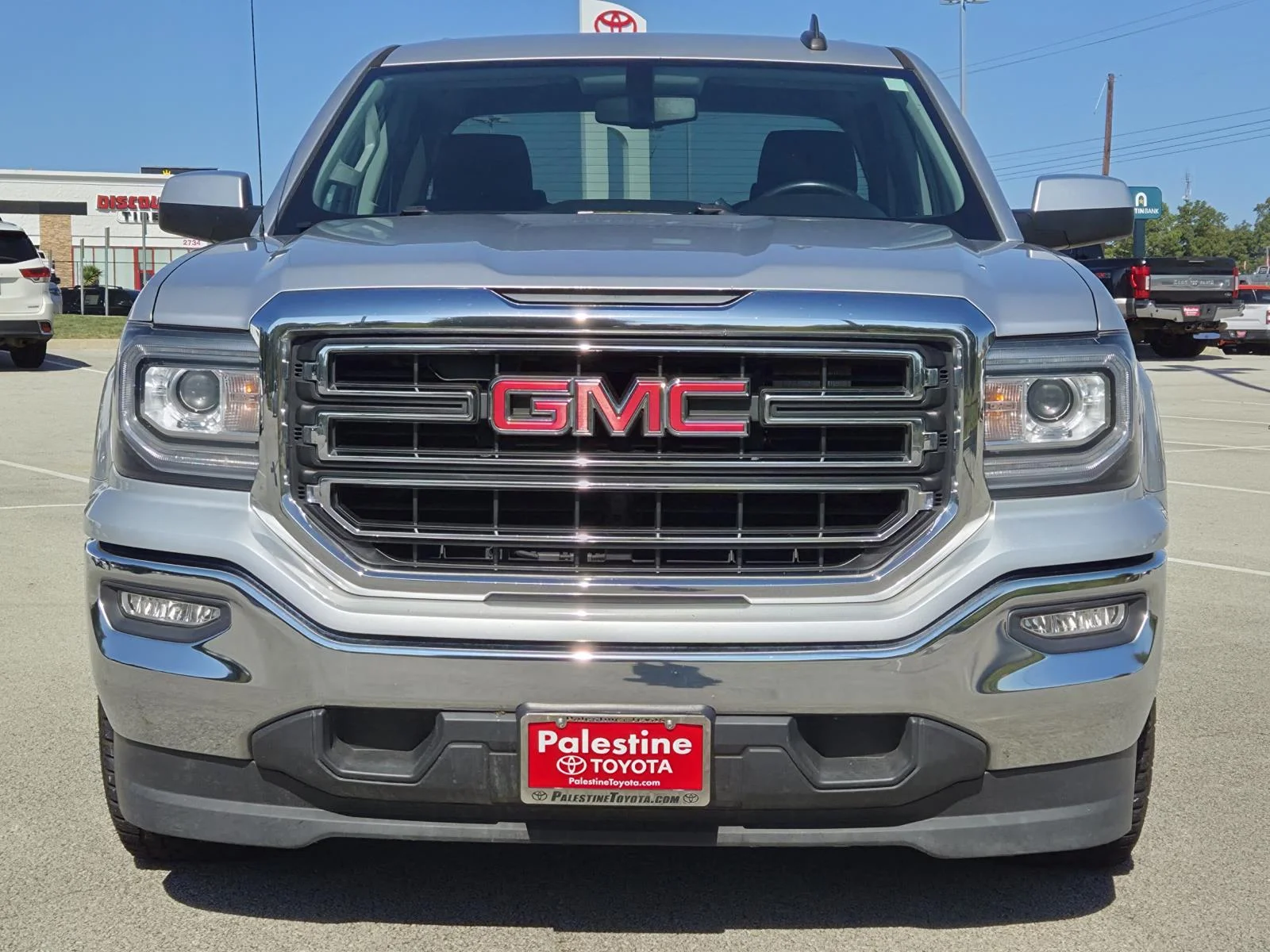 Used 2018 Quicksilver Metallic GMC 2WD Crew Cab 143.5 SLE image 2