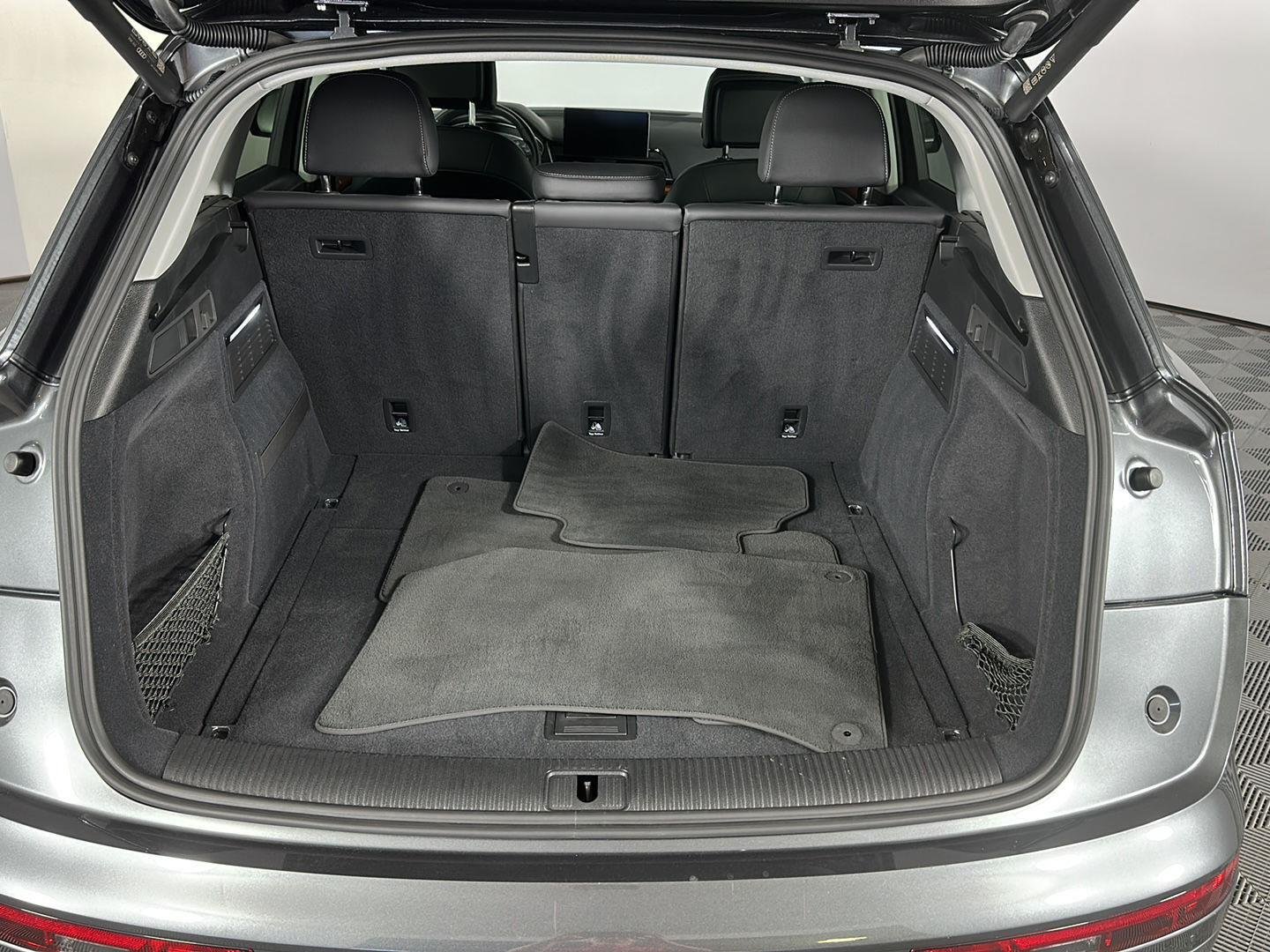 Used 2023 Daytona Gray Pearl Effect Audi S line Premium image 10