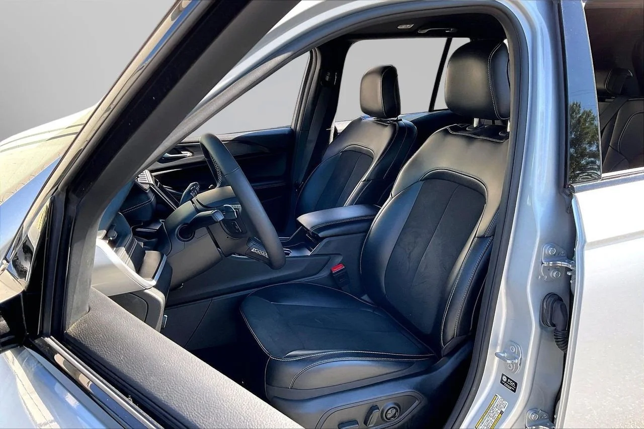 Certified Used 2025 Silver Jeep Altitude image 20
