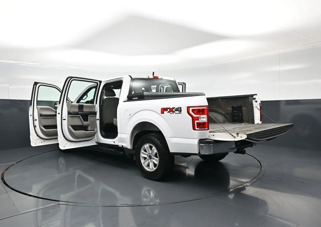 Used 2020 White Ford XL image 30
