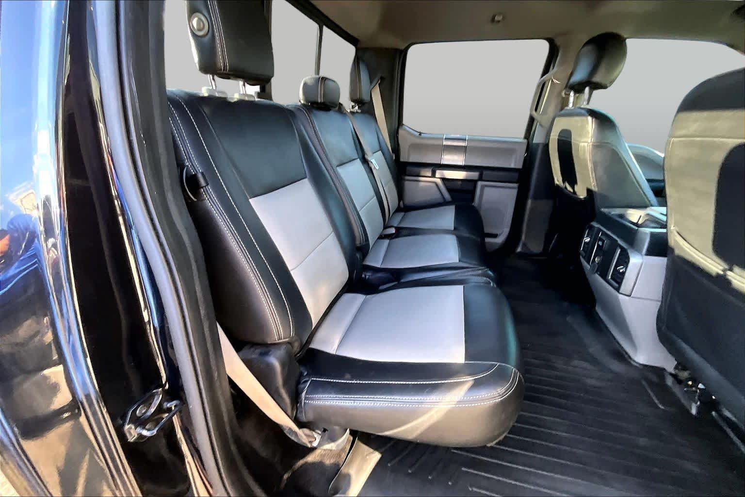 Used 2015 Tuxedo Black Metallic Ford XLT image 19