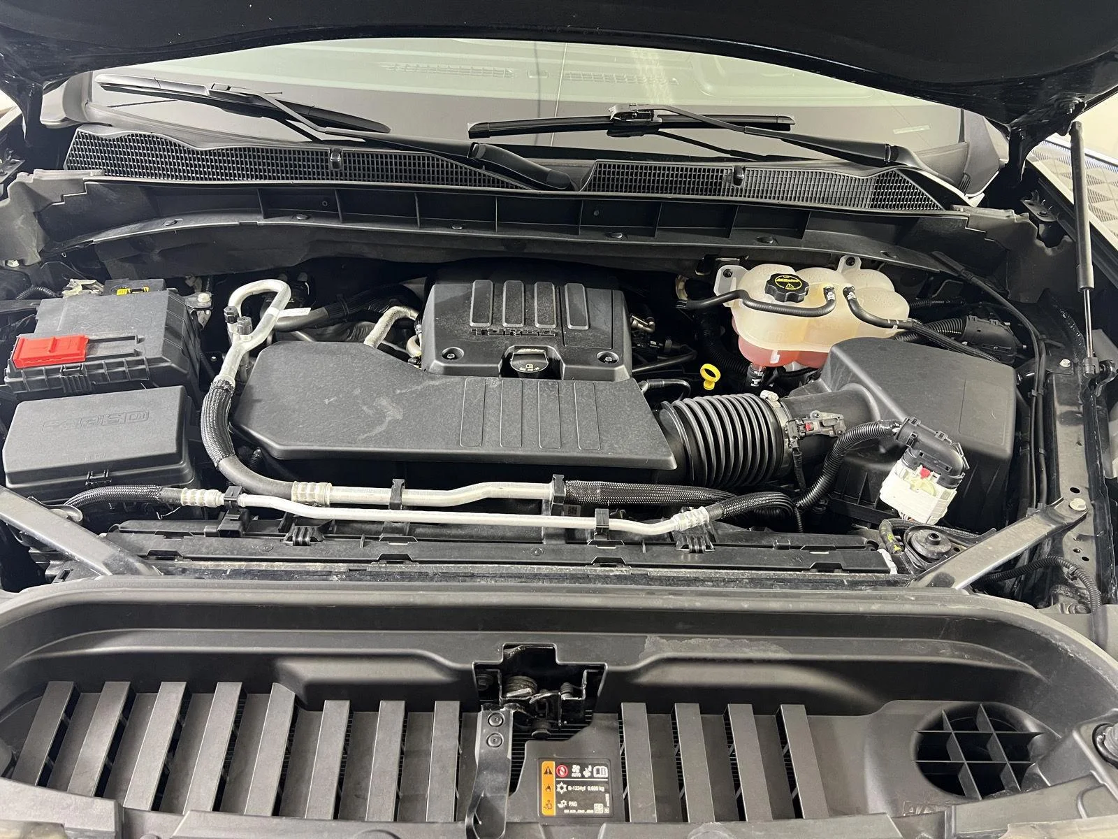 Used 2025 Onyx Black GMC Elevation image 22