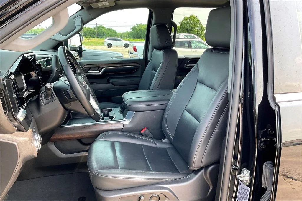 Used 2024 Black GMC SLT image 18