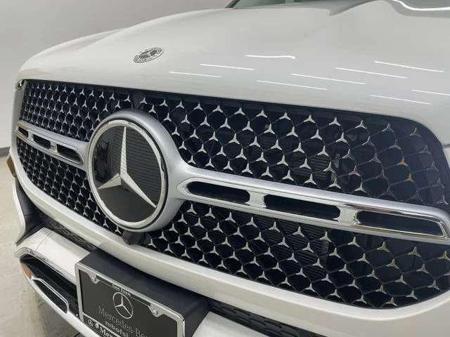 New 2026 MANUFAKTUR Moonlight White Metallic Mercedes-Benz GLE 350 image 44