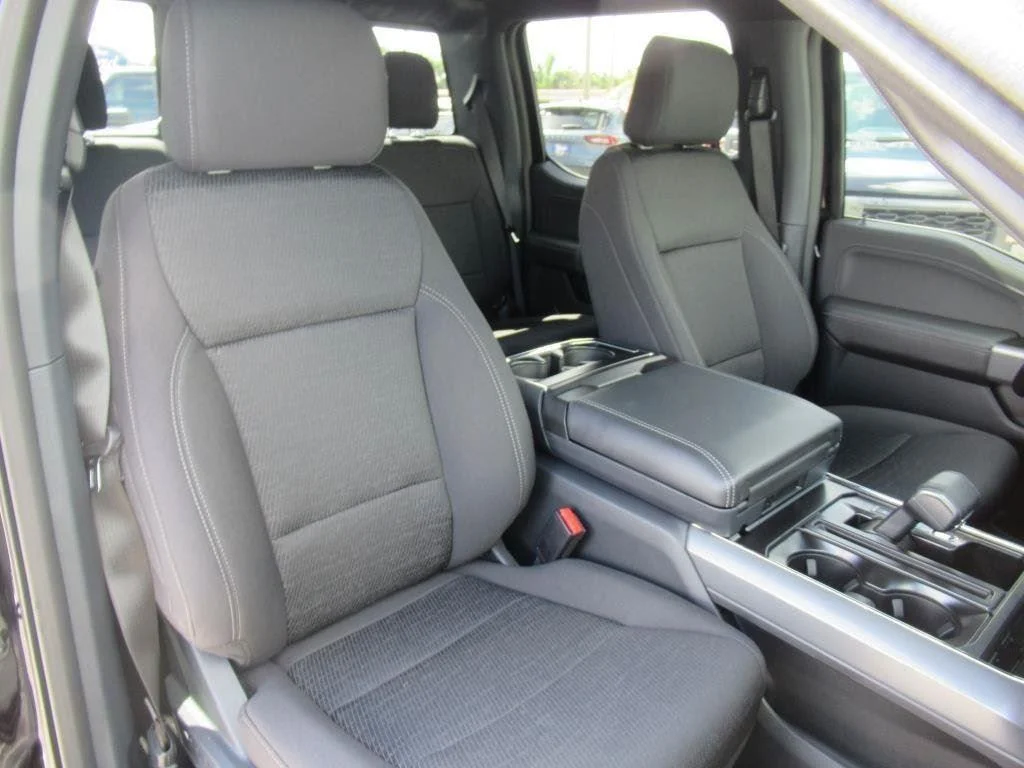 New 2025 Agate Black Metallic Ford XLT image 8