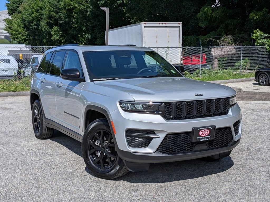 2025 Jeep Grand Cherokee Altitude X 4x4's photo