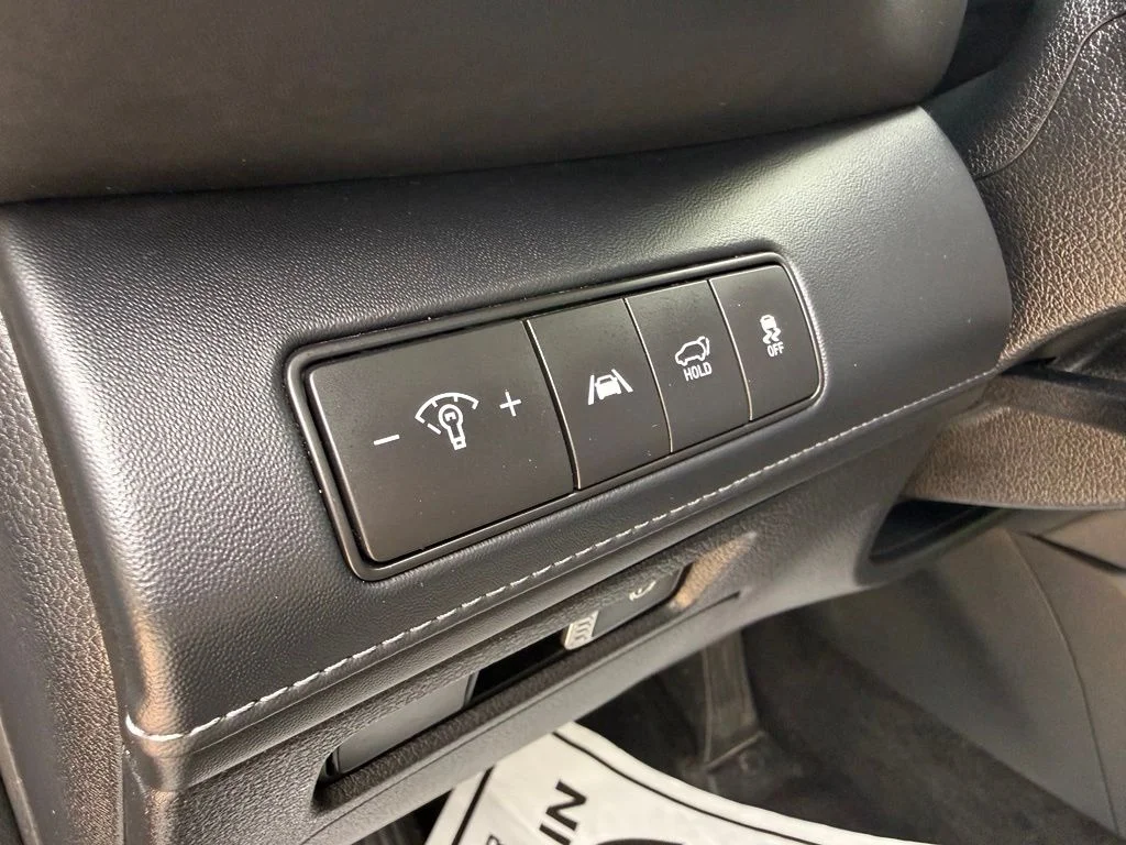 Used 2022 Gray Hyundai Limited image 16
