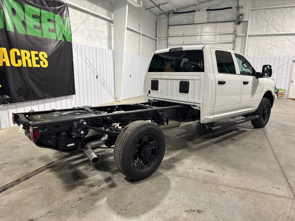 New 2026 Bright White Clear-Coat Exterior Paint RAM Tradesman image 6