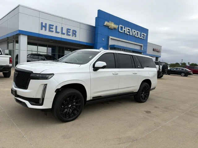 Used 2024 Crystal White Tricoat Cadillac Sport Platinum image 3