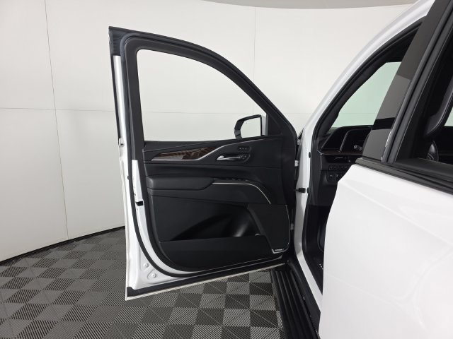 Used 2022 Crystal White Tricoat Cadillac Sport Platinum image 23