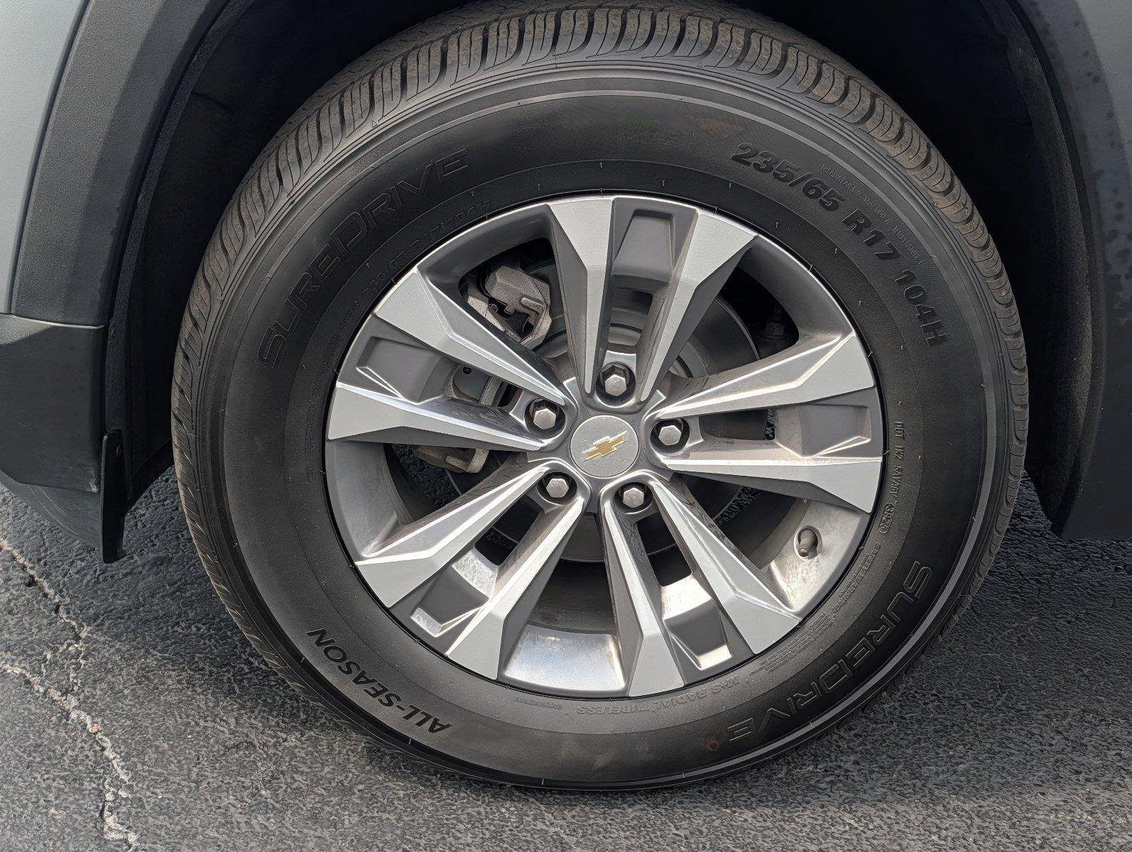 Used 2025 Sterling Gray Metallic Chevrolet LT image 9