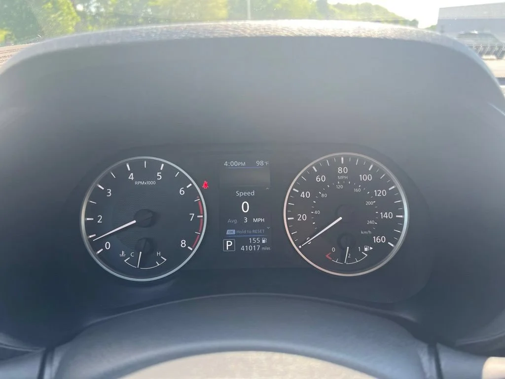 Used 2024  Nissan S image 19