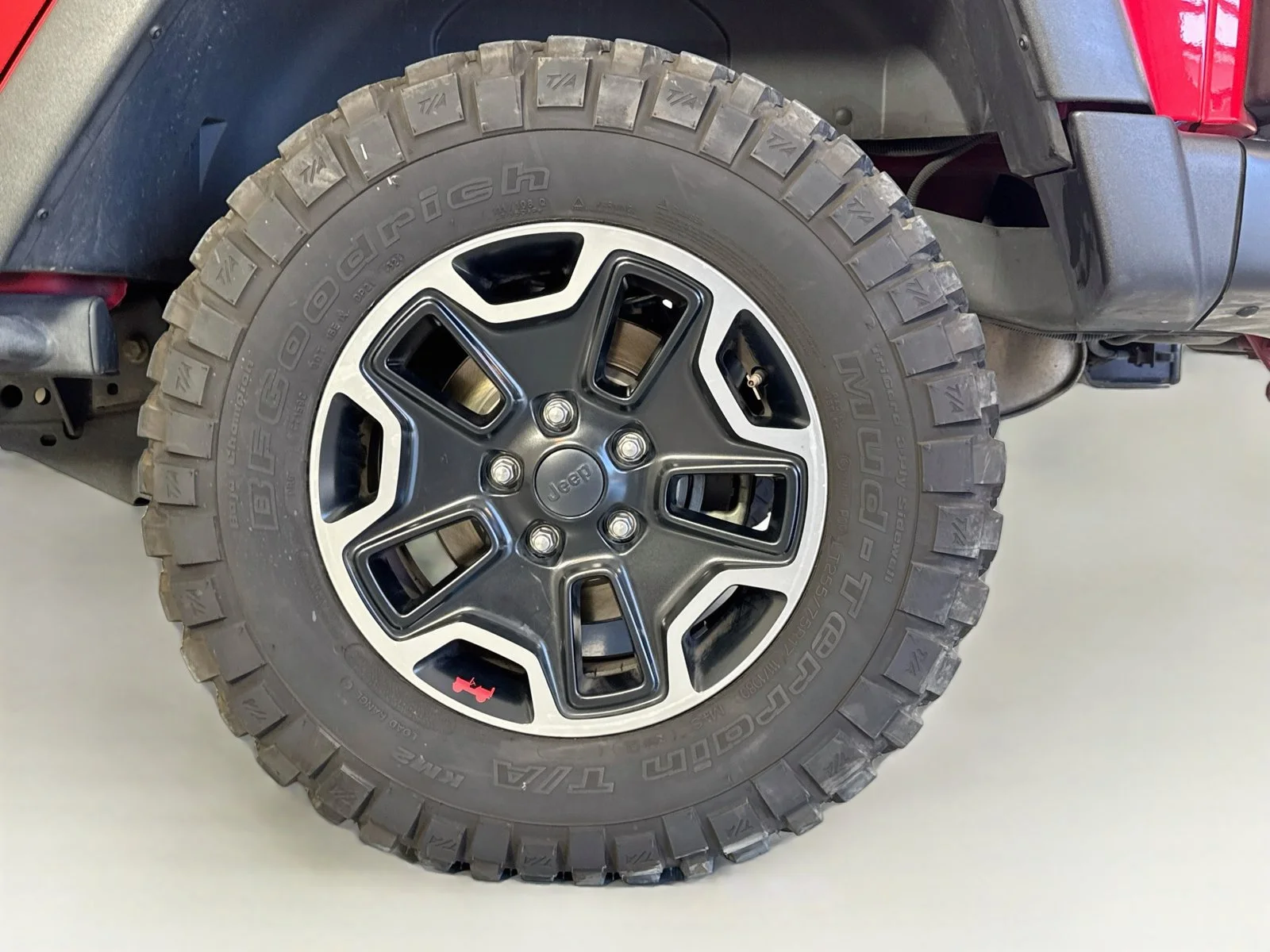 Used 2016 Firecracker Red Clearcoat Jeep Rubicon Hard Rock image 26