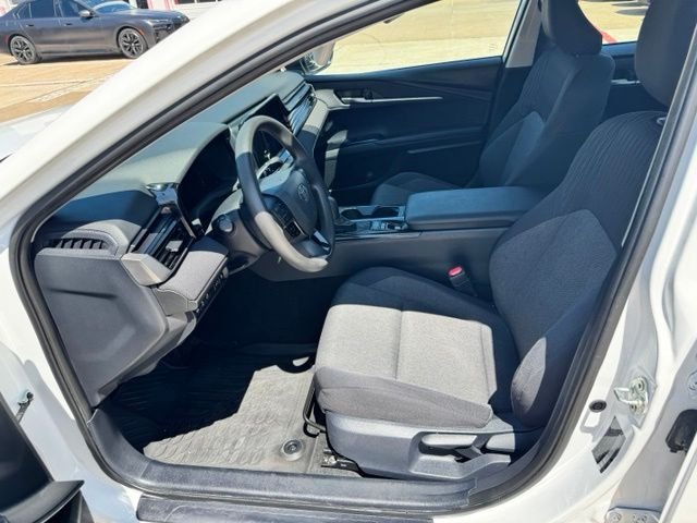 Used 2025 White Toyota LE image 23