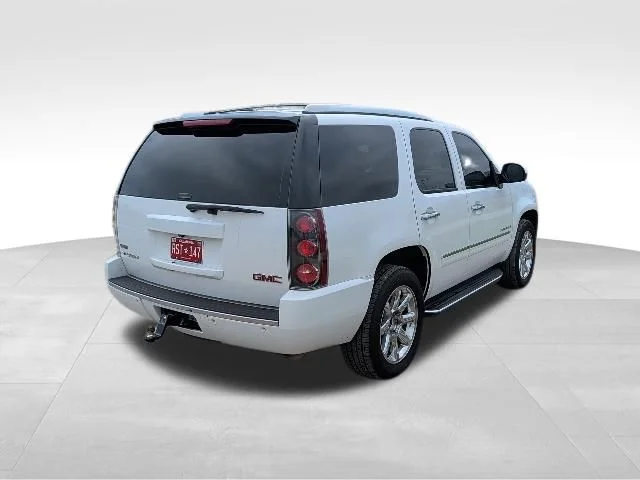 Used 2009 White GMC Denali image 3
