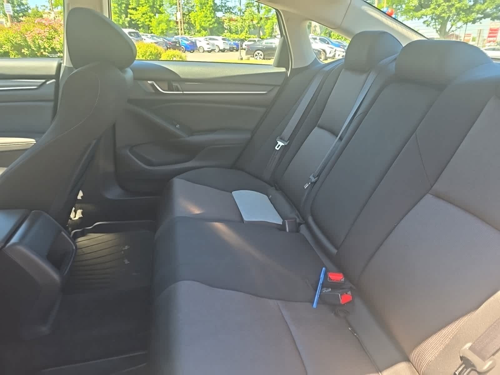 Used 2018 White Honda LX 1.5T image 14