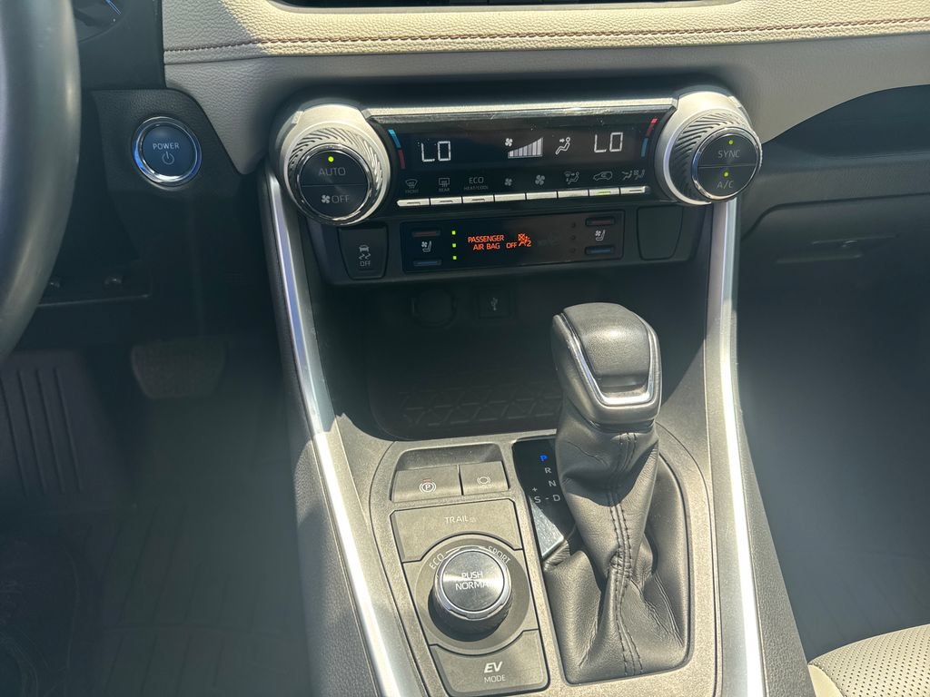 Used 2022 Red Toyota Limited image 18