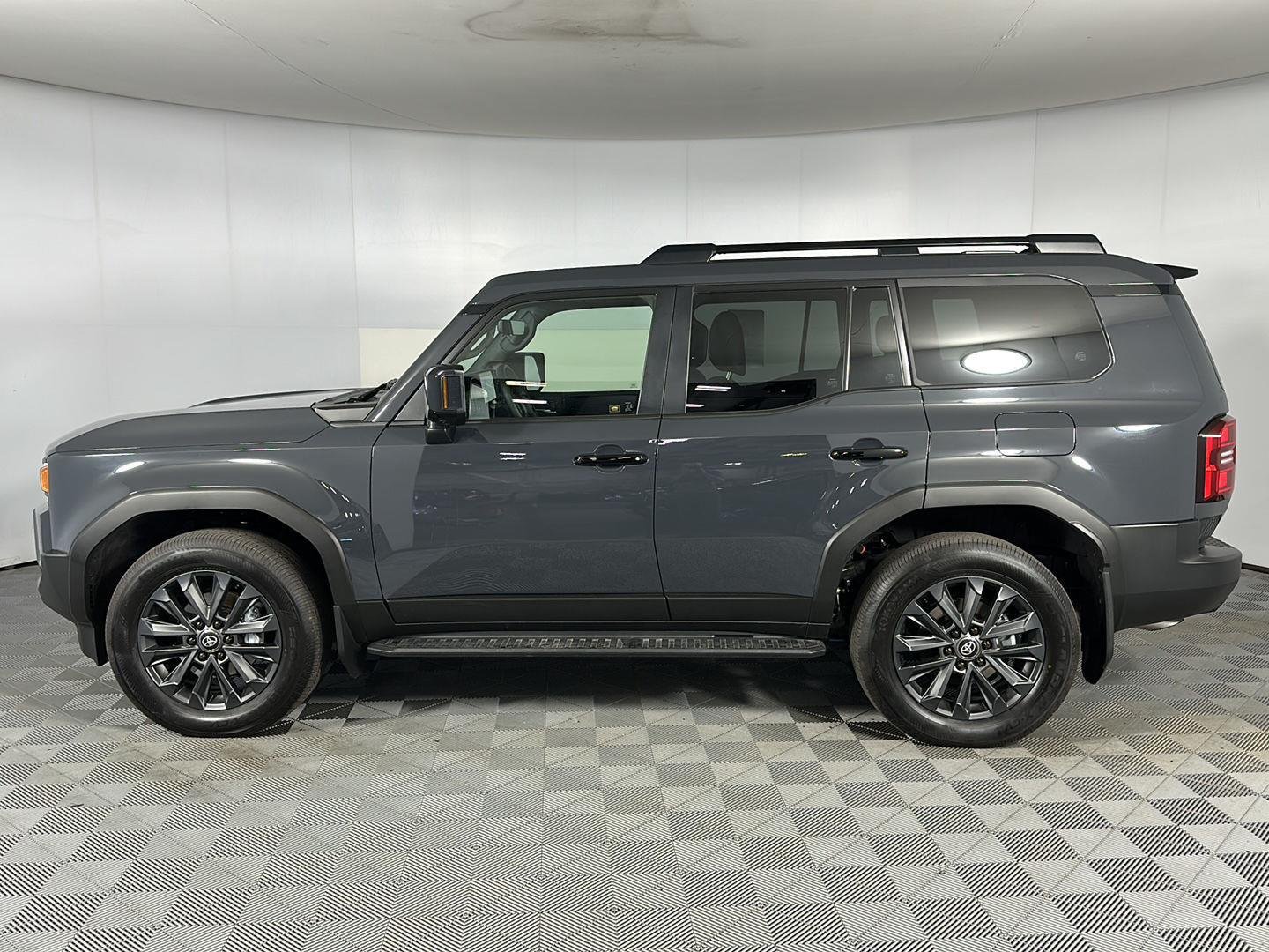 Used 2026 Underground Toyota Base image 4