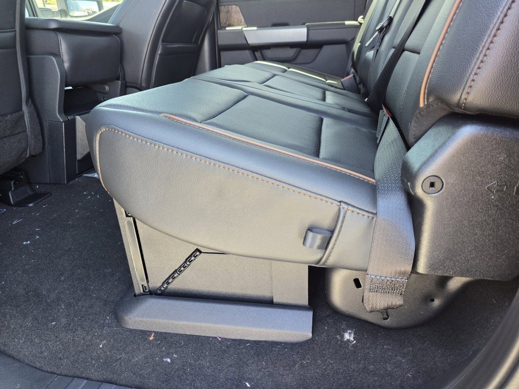 New 2026 Glacier Gray Metallic Tri-Coat Ford F-350® Lariat® image 31