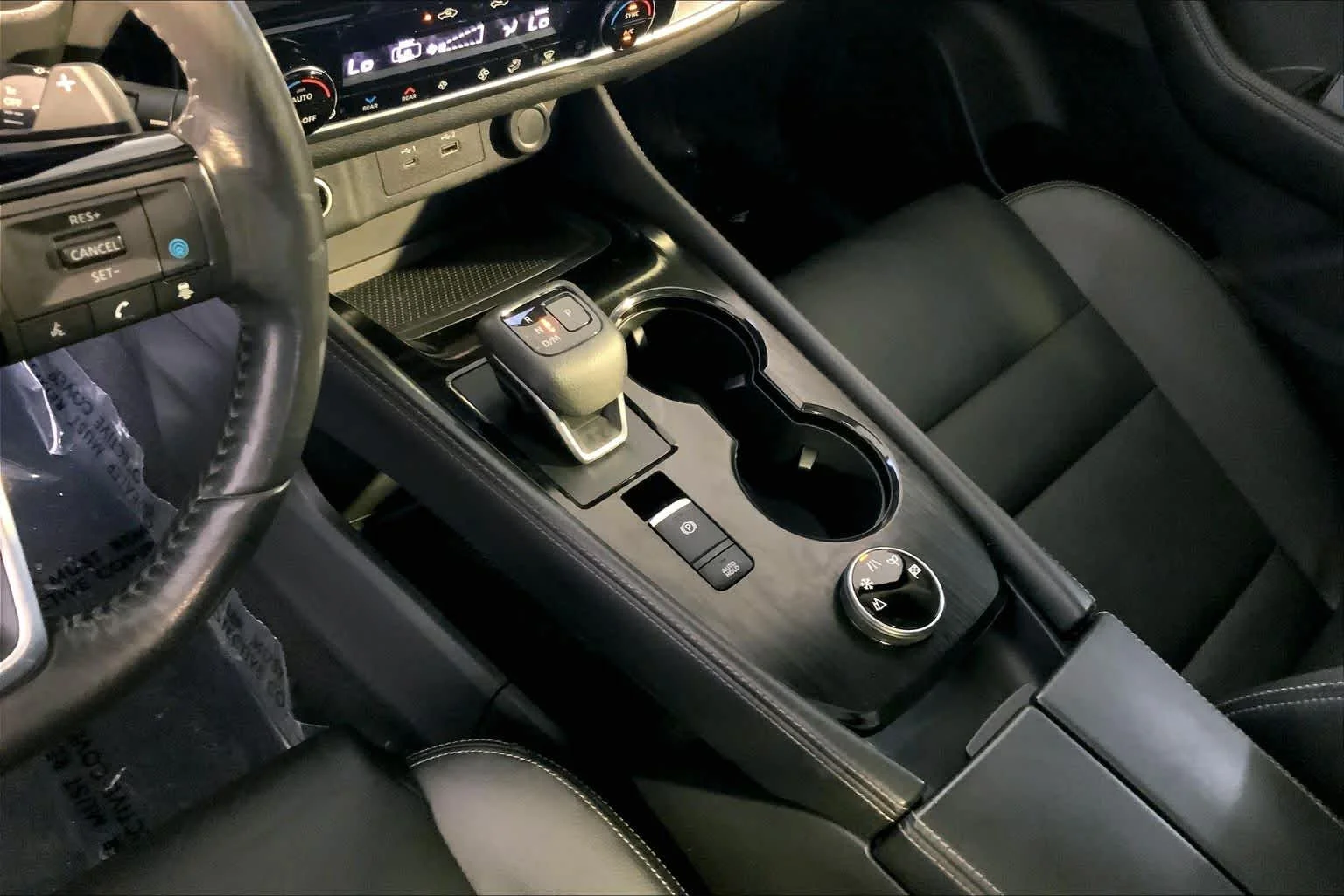 Used 2021 Champagne Silver Metallic/Super Black Nissan SL image 17