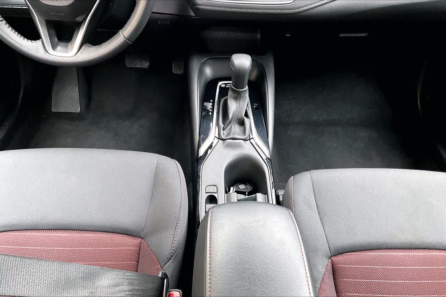 Used 2024 Ice Cap Toyota SE image 17