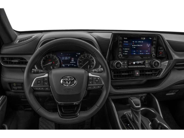 Used 2022 Pearl Toyota XLE image 7