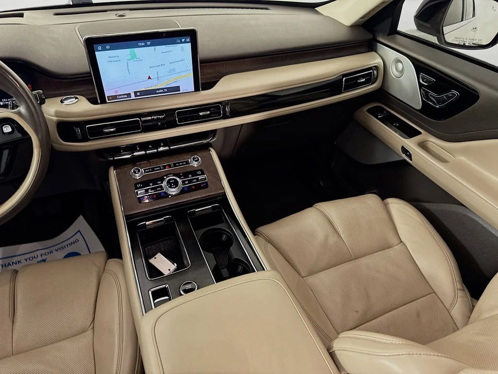 Used 2020 White Metallic Lincoln Grand Touring image 31